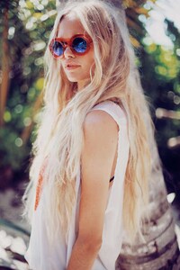 Tropical Mermaid Lookbooks Image 5