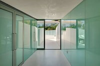 Voyeuristic Swimming Pool Abodes Image 7