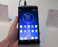 Tablet-Mimicking Smartphones