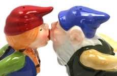 Romantic Kissing Gnomes Shakers