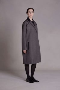 Classically Mature Model Lookbooks Image 4