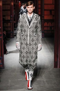 Heavily Patterned Sporty Fashions Image 3