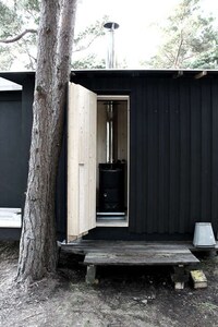 Minimalist Wooden Cabins Image 3