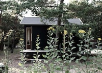Minimalist Wooden Cabins Image 5