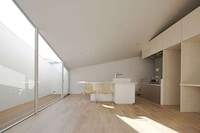Hovering Space-Like Homes Image 7