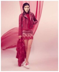 Color-Coordinated Editorials Image 4