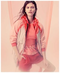 Color-Coordinated Editorials Image 6