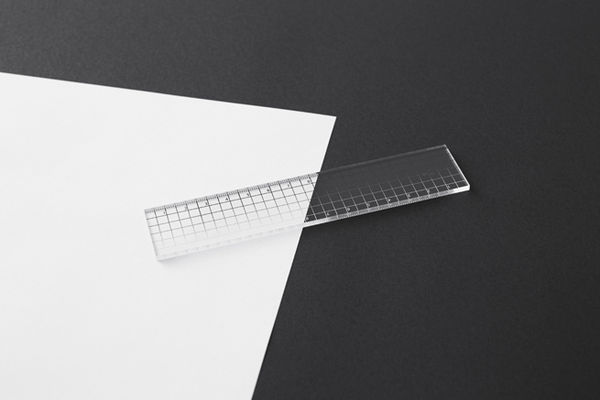 Invisibly Contrasted Rulers