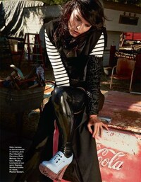 Glam Sweltering Editorials Image 7