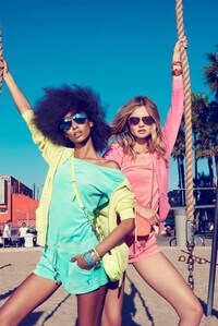Edgy Beach-Ready Fashion Image 5