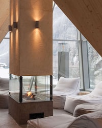 Scenic European Alpine Retreats Image 8
