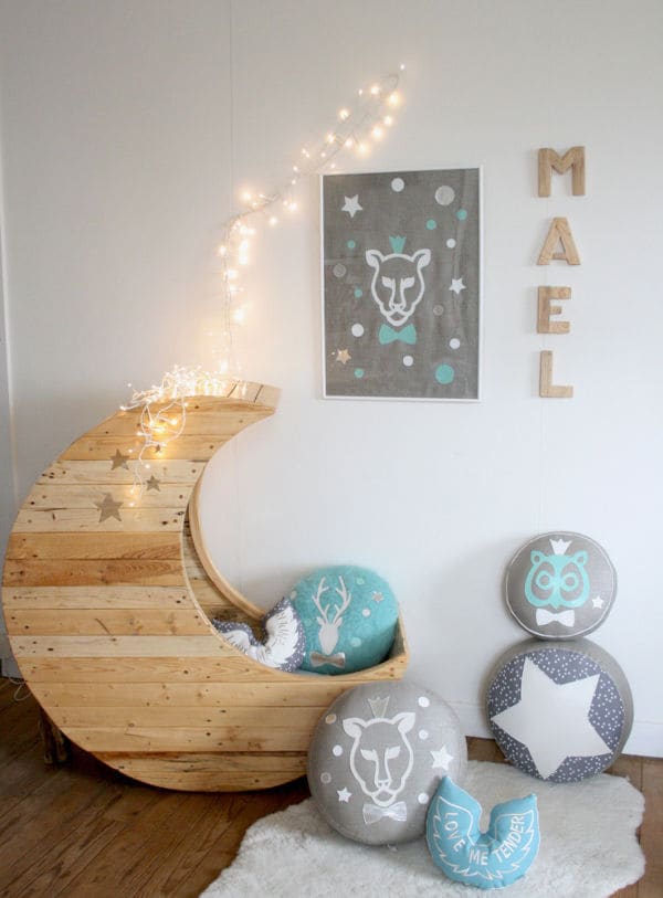12 Nostalgically Designed Baby Cribs