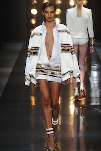 Egyptian-Themed Fashion Shows Image 2