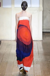 Marvelous Mask-Filled Runways Image 3