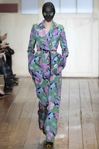 Marvelous Mask-Filled Runways Image 6