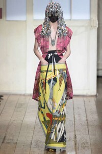 Marvelous Mask-Filled Runways Image 7
