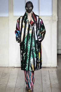 Marvelous Mask-Filled Runways Image 8