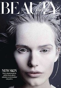 Stylish Statue-Like Editorials Image 2