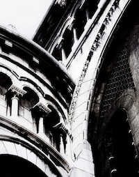 Gothic Parisian Photoshoots Image 3