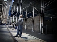 Tragic Landmark Tourist Portraits Image 3