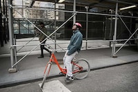 Tragic Landmark Tourist Portraits Image 8
