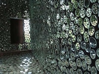 Blending Mirror-Covered Homes Image 5