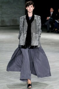 Eastern-Influenced Womenswear Image 5