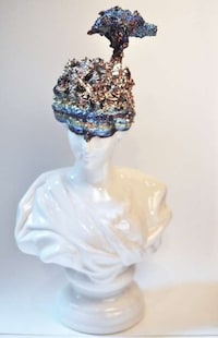 Crystallized Porcelain Figurines Image 7