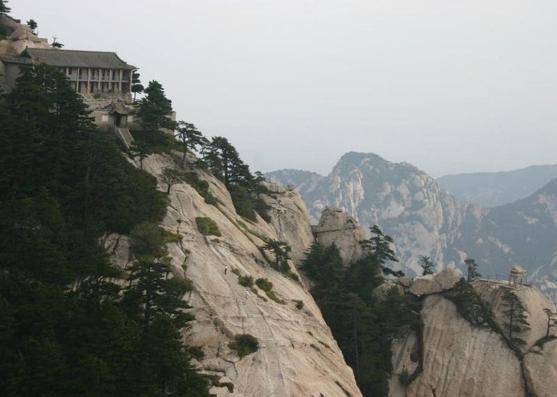 Mountain-Mounted Tea Houses