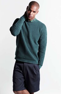 Paisley-Printed Sporty Lookbooks Image 2