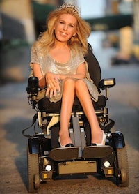 Inspirational Wheelchair Fashion Models Image 5