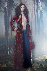 Bewitching Elizabethan Era Lookbooks Image 5
