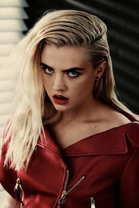 Sultrily Slick Editorials Image 3