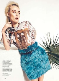 Tropical Bird-Inspired Fashion Image 7