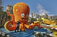 Massive Citrus-Styled Sculptures Image 5