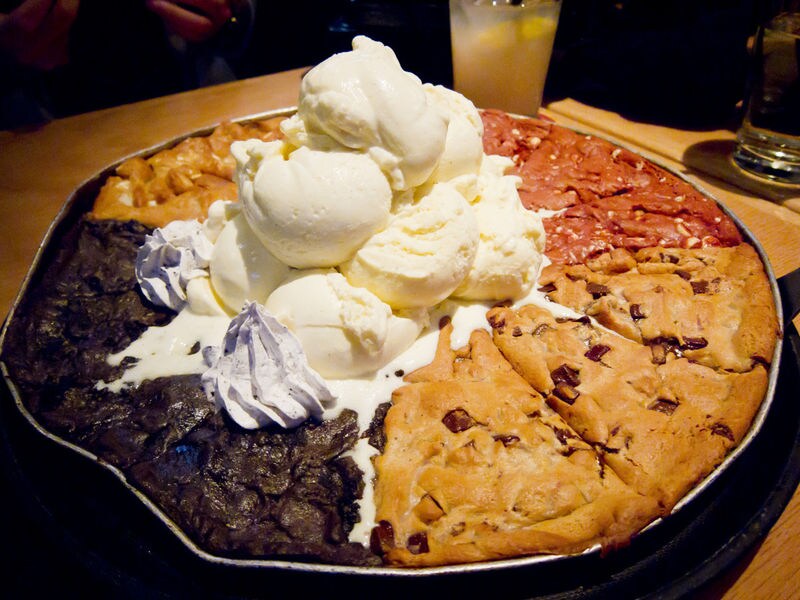 Cookie-Combined Dessert Pizzas