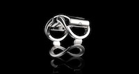 Elegantly Curved Concept Timepieces Image 3