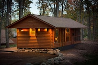 Deceptive Cottage-Shaped RVs Image 2