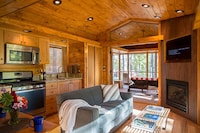 Deceptive Cottage-Shaped RVs Image 3