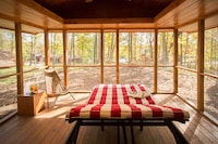 Deceptive Cottage-Shaped RVs Image 4
