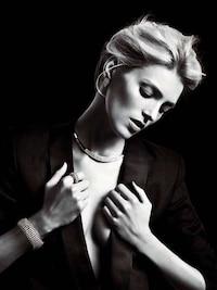 Elegantly Minimalist Jewelry Ads Image 6