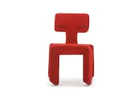 Asymmetrically Molded Seats Image 6