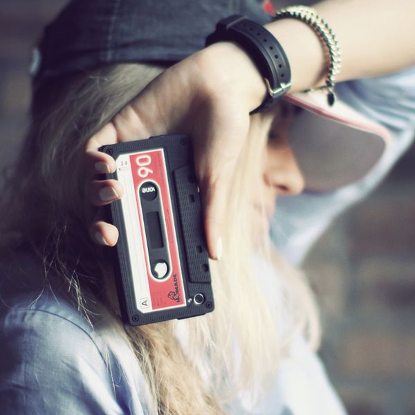 100 Accessories for Nostalgic Mobile Users