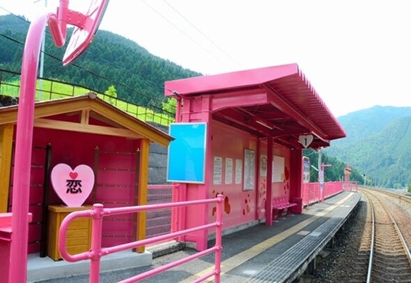 12 Love-Inspiring Transport Services