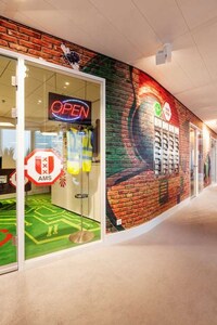 Garage-Inspired Offices Image 2