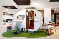 Garage-Inspired Offices Image 4