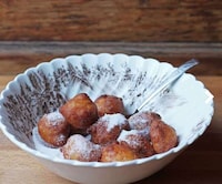 Fried Tuscan Desserts Image 4