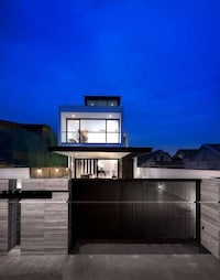 Color-Blocked Contemporary Abodes Image 3