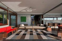 Uncluttered Open Architecture Image 7
