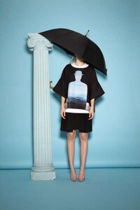 Surrealist Painting Revival Fashion Image 8
